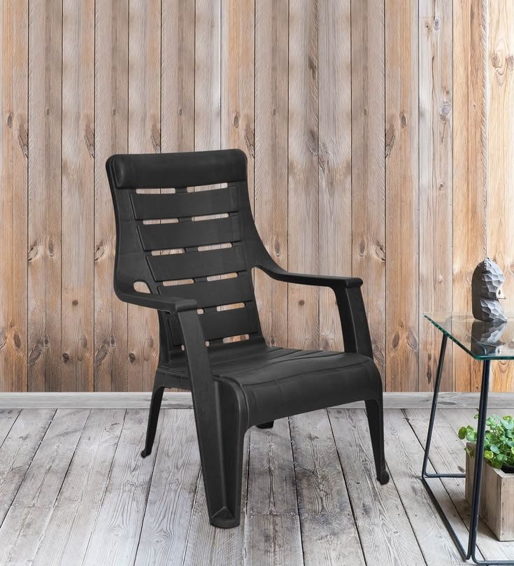 Nilkamal sunday plastic chair
